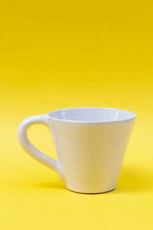 Taza cónica cerámica con asa